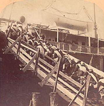 2nd U.S. Infantry boards the Transport Iroquois, 1898